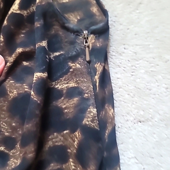 Michael Kors Twist Sleeveless Top - Picture 3 of 3